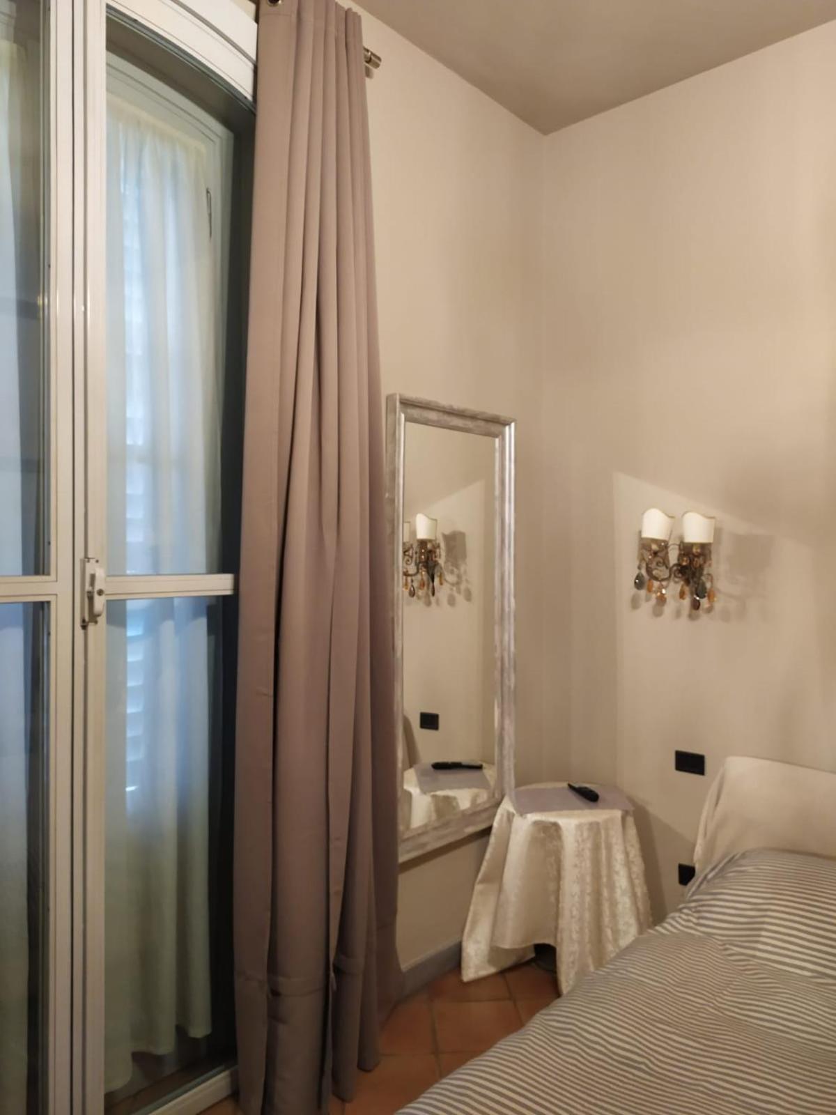 Camera Navigli Con Bagno Privato 米兰 外观 照片
